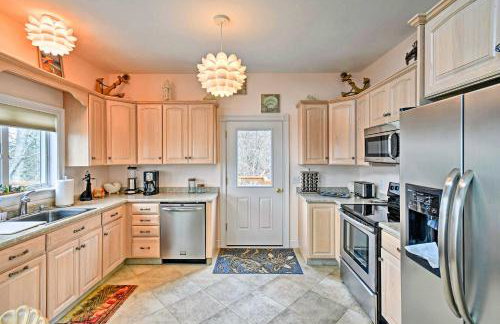 Oceanfront Sullivan Cottage on 6 Acres with Kayak! - Foto 12