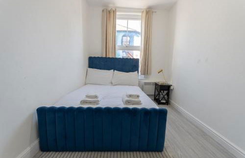 2 Bedroom Flat in the heart of Southend Sleeps 6 - Pass the Keys - Foto 9