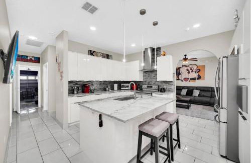 Spacious 4Br Family Villa Near Disney With Pool & Games - Foto 9