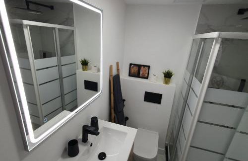 BlumLuxury Apartment - Photo 25