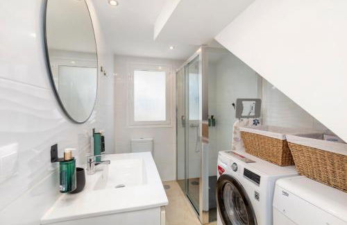 First Row Beach Villa - Photo 25