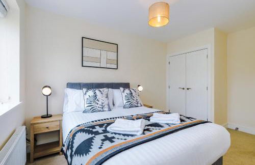 Relax in Style at Wedgwood House 3 BR Home with Garden & Parking - Foto 15