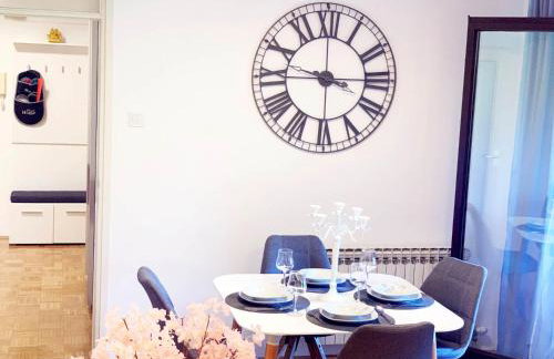 Central Bus Station Apartment - Photo 11