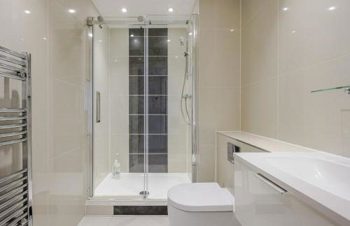 Luxurious City Centre Apartment in Chelmsford with Sky TV, Sports, Movies & Netflix - Foto 4