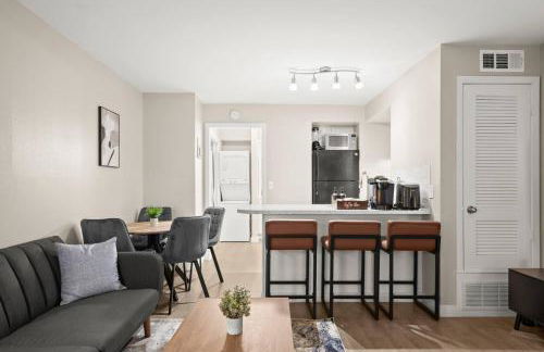 Chic and Cozy Loft near Q2 Stadium & North ATX - Foto 1