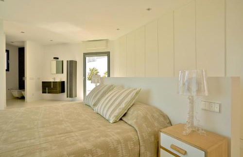 Serene Escape: Seaside Villa in Ibiza, 1001 - Foto 45