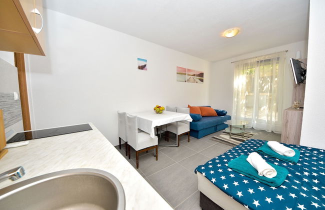 Apartmani Robi i Kristina - Photo 42