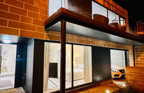 DESIGNER HOUSE - University of Glasgow / Central Glasgow 'Hillhead' West End G12 - Luxurious & Contemporary Detached House / Terrace / Garden / 'electric car charging' Garage Parking - Foto 39