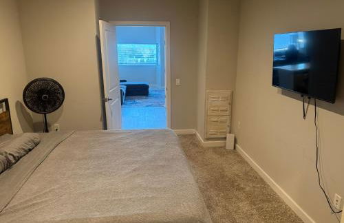 Modern Hyattsville Apartment - Walk to Metro & DC - Foto 4