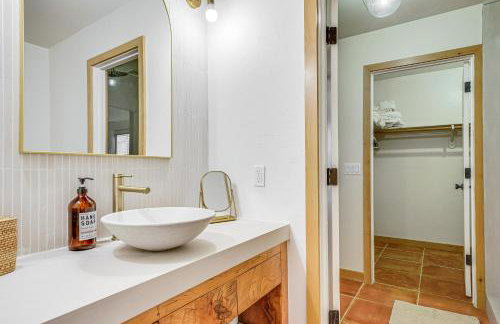 Gorgeous Green Valley Home Patio and Private Pool! - Foto 10