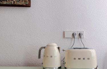 KuDAMM Charming Old Home,4-9 ppl,Family Friendly,Wifi,Savignyplatz - Photo 27