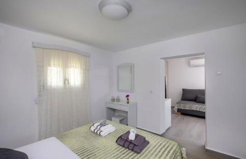 Restia Seaside Apartment I, 50m from Megas Gialos Beach - Foto 7