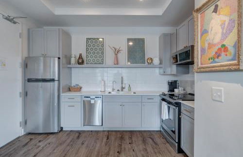 The Hive Adjacent 3rd Floor, 301 King & 302 Balcony - Photo 29