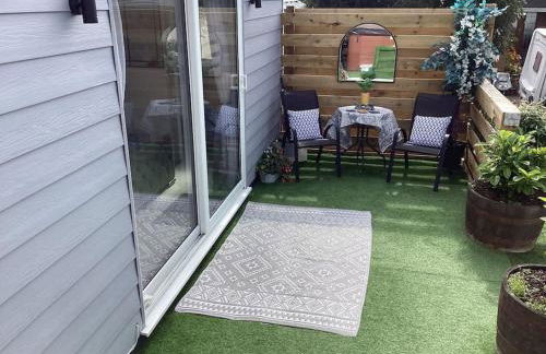 Adorable private couples retreat with hot tub - Photo 13