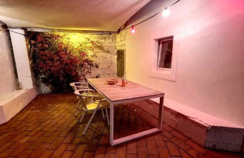 Casa Típica com Pátio e Tanque - Foto 12