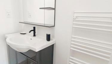 Apt 8, 2ème étage, charmant studio climatisé, tout confort avec terrasse ensoleillée plein sud - Foto 5
