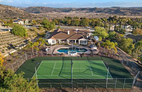 Luxury Home With Pool & Tennis Court - Foto 1