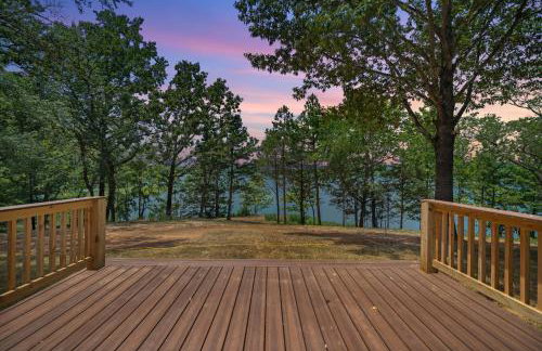 Nordin's LakeHouse, Lakefront Hideaway on Delaware Bay Sleeps 10 - Foto 1