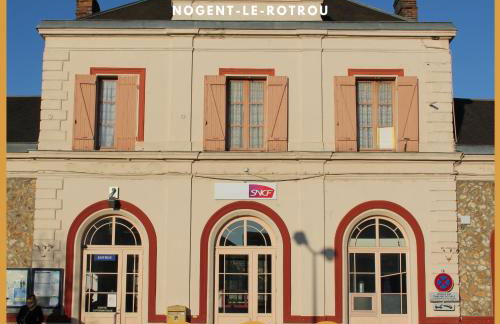 Loft Moderne et Rénové - Idéal Pros & Familles - 1 à 4 pers - Wifi - 5 min de la Gare - Foto 15