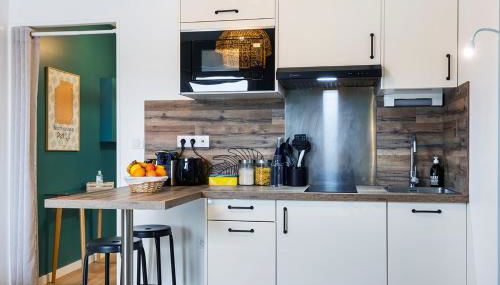 Joli studio - Parking Privé - WIFI Très Haut Débit - Au calme - Foto 2, stove, dishwasher, toaster, minibar