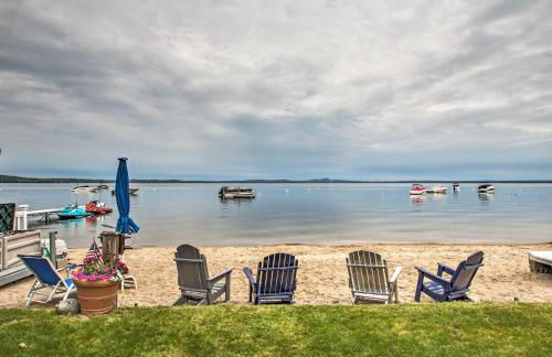 Sebago Lake Cottage with Patio and Beach Access! - Foto 24