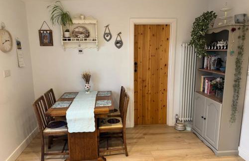 Cosy Flint Cottage - Photo 9