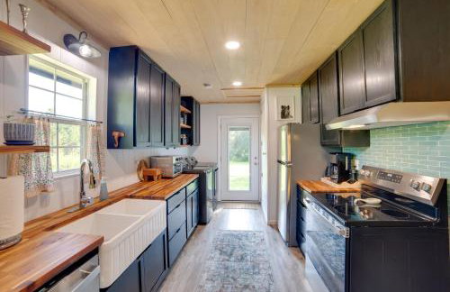 Secluded Getaway on ~10 Acres in The Piney Woods! - Foto 10