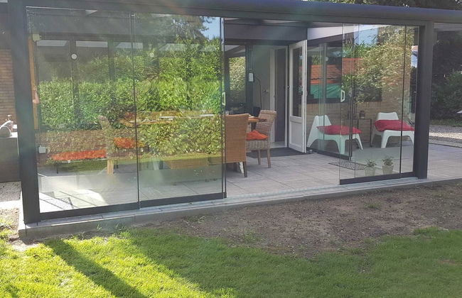 Bright Holiday Home in Lanaken near Lake with Garden - Foto 18