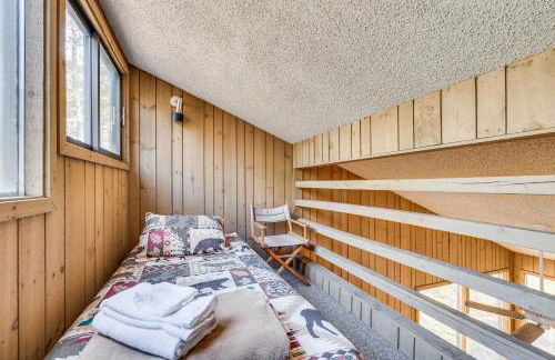 Half Mile to Ski Slopes Conway Condo with Hot Tub! - Photo 22