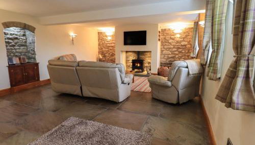 Orcaber Farm Barn - Photo 5