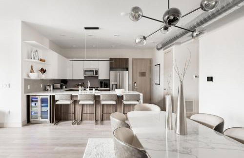 Gameday Oasis - Private Balcony - Jefferson Park - Tesoro - Foto 9