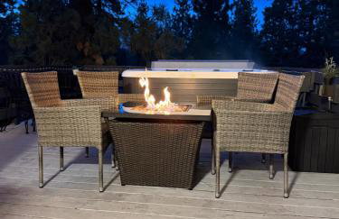 Moonridge Bear Mountain Cabin Hot Tub Pet Friendly Walk to Slopes Hike Golf Zoo - Photo 3