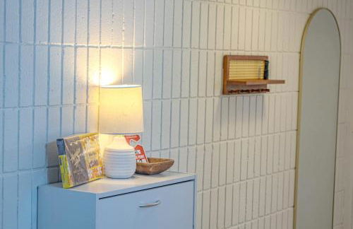 Beachfront Studio w Amazing Views - Photo 22