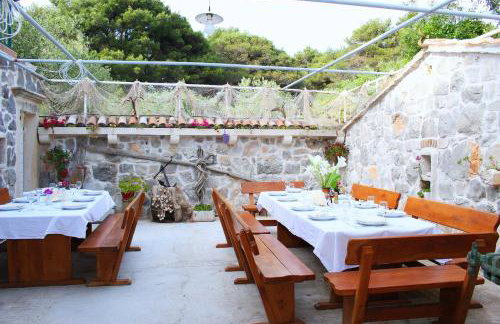 Apartments with WiFi Zlarin - 15409 - Photo 4