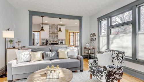 Cozy North End Farmhouse Easy walk to Downtown - Photo 4