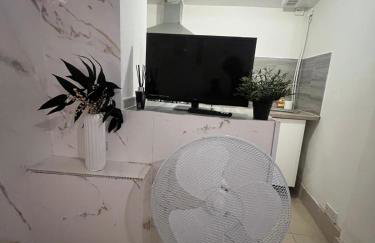 Self Contained Studio - Belinda Road - Foto 9