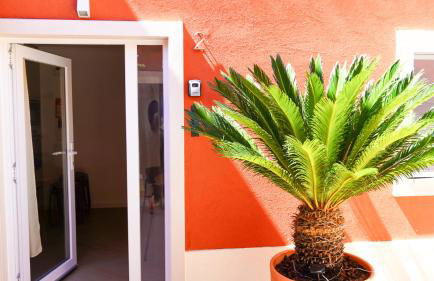 Kalumi Aparthotels - Japandi-Style Apartments with Terrace, Pergola, and Portuguese BBQ - Foto 25