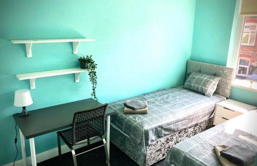 The Manchester Pad - 3BR Entire house with parking - Foto 8