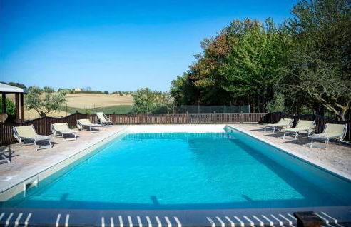 6 Bedroom Beautiful Home In Treia - Foto 8