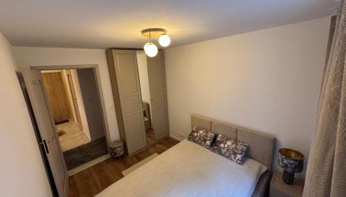 Apartament - Mieszkanie, nocleg przy Centrum Zdrowia Dziecka - Warszawa Międzylesie Wawer - Dzięcieliny 15 - Foto 4, wardrobe