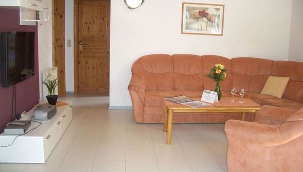 Bungalow im Feriendorf Uslar mit Gartenterrasse - Foto 5, Sala de estar