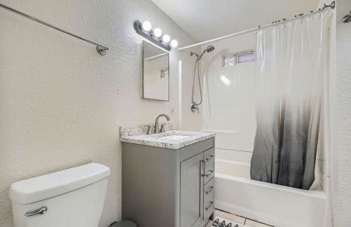 Vaulted Ceilings, Natural Light Apt near Olde Town - Foto 21