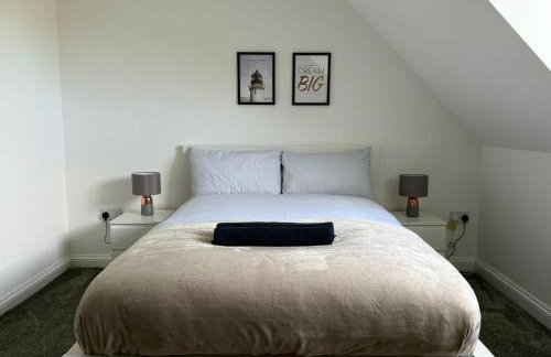 Home away Tamworth Staffordshire 4 Bedroom 3 Bathroom - Semi Detached House - Foto 43