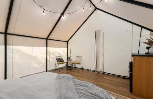 Treehouse Glamping at Pecan Haven W Hot Tub - Foto 19