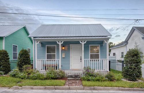 Quaint Cottage with Private Pool-Walk to Everything - Foto 19