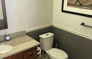 Entire apartment close to downtown - 2 Queen beds - Photo 17