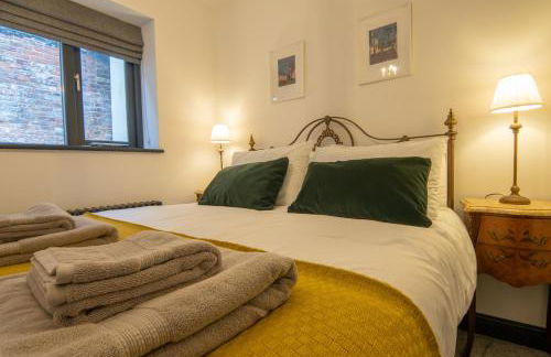 Former 16th Century Inn - In the heart of Macclesfield, gateway to the Peaks - Photo 13