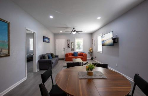 4 Min to Downtown - 11 to Elon - Washer and Dryer - Foto 16