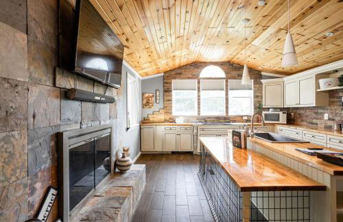 Sleeps 10, Indoor and Outdoor Theaters, Batting Cage, & Games! - Foto 14