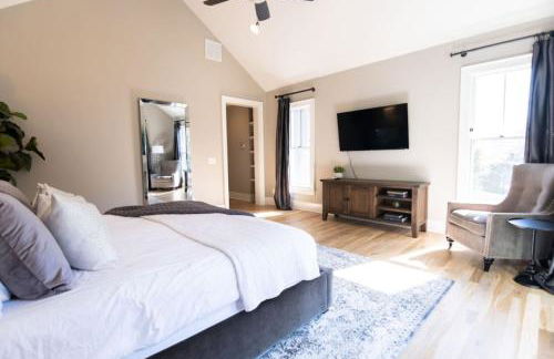 Minutes to Downtown Huge Outdoor Deck HOT TUB - Foto 47